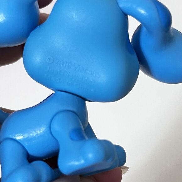 Viacom Just Play Blue's Clues 2" Posable Figures Magenta and Blue Dogs 2019 - Picture 7 of 13